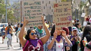 Mujeres marcharon por las calles de Bogotá