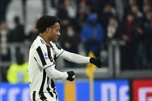 TURIN, ITALY - DECEMBER 05: Juan Cuadrado of Juventus FC celebrates a goal during the Serie A match between Juventus and Genoa CFC at  on December 5, 2021 in Turin, Italy. (Photo by Stefano Guidi/Getty Images)