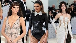 Emily Ratajkowski, Kendall Jenner y Anne Hathaway en la Met Gala 2023