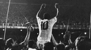 Pelé, uno de los futbolistas más importantes de la historia.