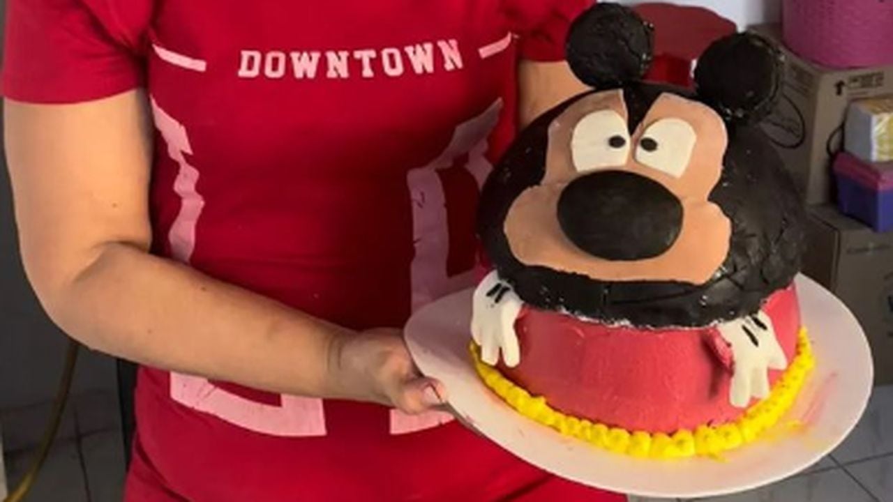 Repostera torta de Mickey Mouse