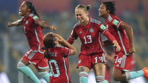 Las jugadoras de la Selección Colombia Femenina Sub-17 celebran su pase a la final del Mundial de India.