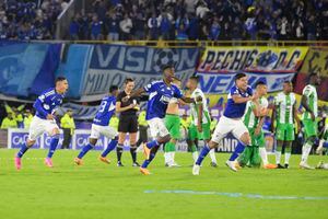 Los jugadores de Millonarios celebran después de ganar el partido final de la Liga BetPlay contra Nacional en el estadio El Campín el 24 de junio de 2023 en Bogotá, Colombia.Los jugadores de Millonarios celebran después de ganar el partido final de la Liga BetPlay contra Nacional en el estadio El Campín el 24 de junio de 2023 en Bogotá, Colombia.