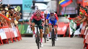 Rigoberto Urán gana la etapa 17 de la Vuelta a España 2022.