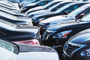 El rubro automotor se ha visto impulsado por la fortaleza del mercado laboral estadounidense, a pesar de incrementos en las tasas de interés que impactan en los créditos para la compra de vehículos.