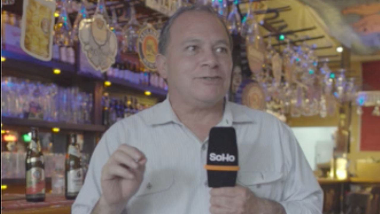 Gustavo Gamba es bartender hace 37 años y aunque era experto en tragos cortos, se especializó en cervezas después de que su esposa compró 'El Monje'.