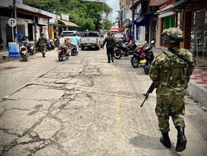 Ejército adelanta operaciones de vigilancia en los pueblos de Antioquia, previa a la elección presidencial.