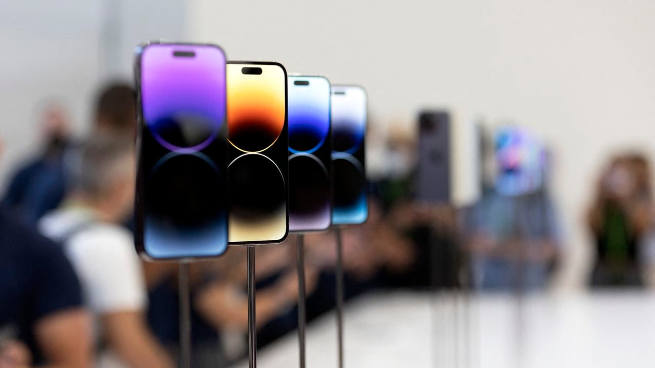 El nuevo iPhone 14 y 14 Plus durante el evento de lanzamiento en Cupertino, Califonia, el 7 de septiembre de 2022