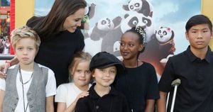 Angelina Jolie y Brad Pitt tienen seis hijos. 