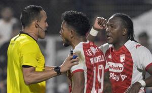 Hugo Rodallega fue víctima del racismo en el duelo ante Gimnasia.