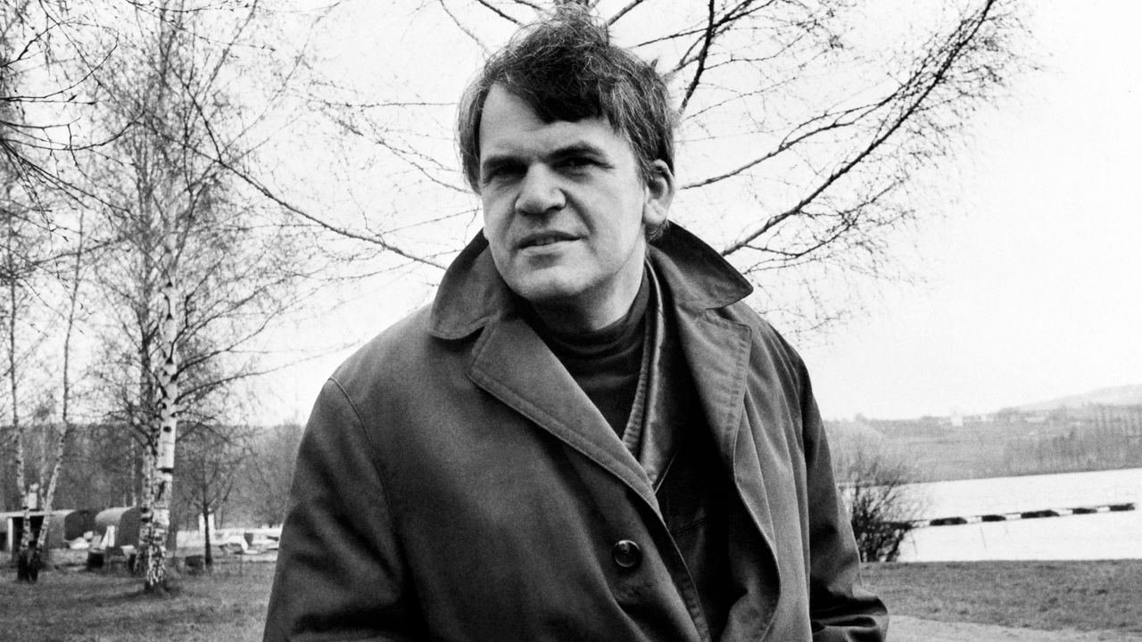 El escritor checo Milan Kundera, autor de "La insoportable levedad del ser", murió a los 94 años, dijo Anna Mrazova, portavoz de la Biblioteca Milan Kundera en su ciudad natal de Brno, el 12 de julio de 2023. (Foto de AFP)