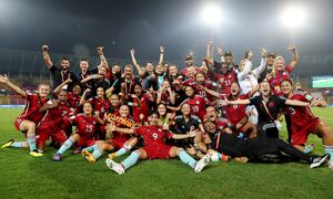 GOA, INDIA - OCTOBER 26: Team of Colombia celebrates after winning the FIFA U-17 Women's World Cup 2022 Semi Final match between Nigeria and Colombia at Pandit Jawaharlal Nehru Stadium on October 26, 2022 in Goa, India. (Photo by Joern Pollex - FIFA/FIFA via Getty Images)