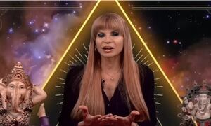 Mhoni Vidente es una astróloga de habla hispana que se cataloga a sí misma como una vidente.