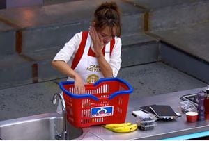 La actriz no pudo disimular su malestar estomacal en 'MasterChef'.