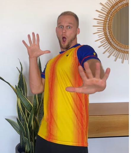 Dominic Wolf lanza sus propias camisetas de Colombia.