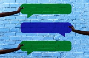 Experimente con las letras en WhatsApp, con un toque de color azul a sus conversaciones.