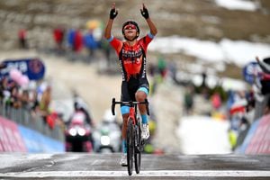 El ciclista colombiano Santiago Buitrago ganó la etapa reina del Giro de Italia.