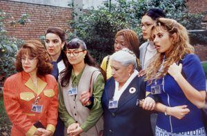 Yo Soy Betty, la Fea  se estrenó por primera vez el 25 de octubre de 1999  y finalizó el 8 de mayo de 2001.  Está protagonizada por Ana María Orozco.