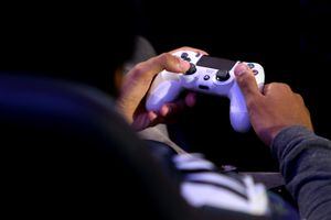 LONDON, ENGLAND - MARCH 28: A detailed view of a PS4 controller as players practice during day one of the 2019 ePremier League Finals at Gfinity Arena on March 28, 2019 in London, England. (Photo by Alex Pantling/Getty Images)