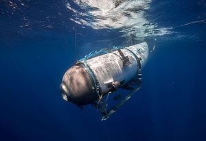 Una foto sin fecha muestra el sumergible turístico que pertenece a OceanGate comienza a descenso en un mar. (Photo by Ocean Gate / Handout/Anadolu Agency via Getty Images)