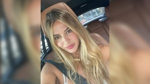 Shannon de Lima selfie en el carro