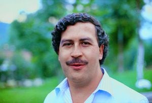 PABLO EMILIO ESCOBAR. Narcotraficante.
Ed. 1000 p. 336    ed. 1082 p. 66   Ed. 1053 p. 60