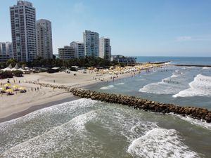 Panoramica playa turismo en Bocagrande
coronavirus
Cartagena enero 10 del 2021
Foto Guillermo Torres Reina / Semana