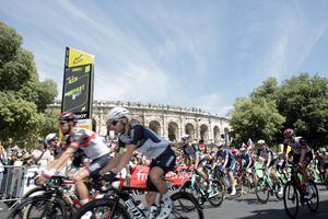 El lote en la salida de Nimes con el marco del Coliseo Romano