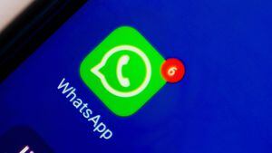 BRASIL - 2020/08/28: En esta ilustración fotográfica se muestra un icono de la aplicación WhatsApp en un smartphone. (Ilustración fotográfica de Rafael Henrique/SOPA Images/LightRocket vía Getty Images)