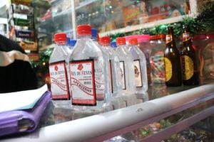 La Alcaldía de Soacha ofreció una recompensa de hasta $10 millones para quien de información que permita capturar a los responsables de adulterar el licor en esta ciudad.