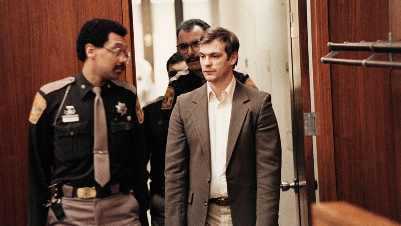Los horripilantes hallazgos que se encontraron en el refrigerador de Jeffrey Dahmer