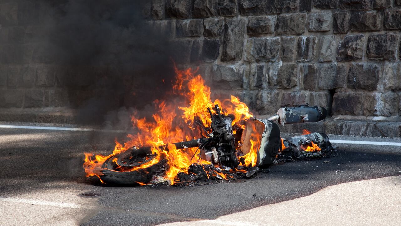 Queman vivo a hombre señalado de robar un negocio
