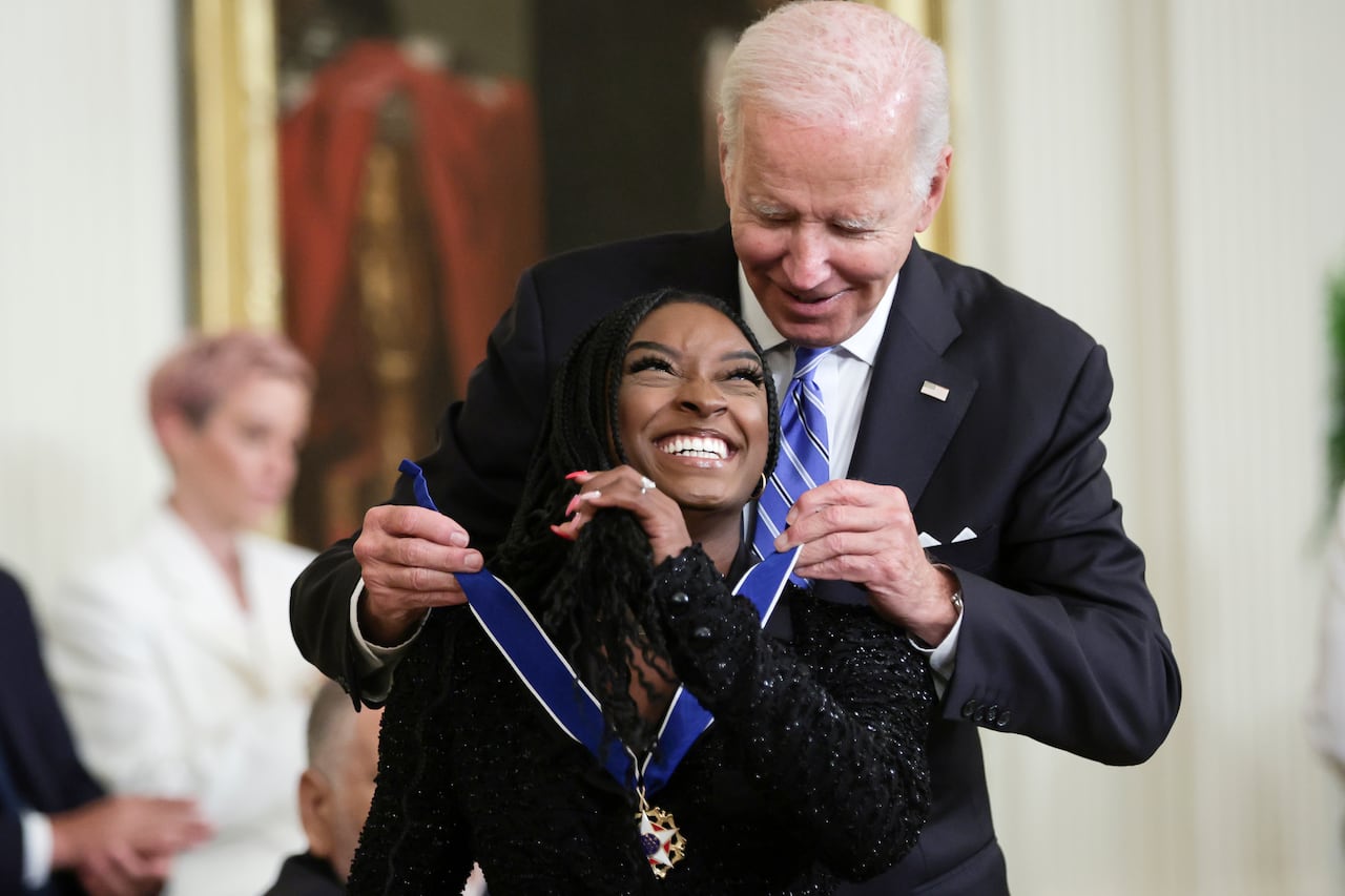 Presidente Joe Biden entreg Medalla Presidencial de la Libertad a Simone Biles