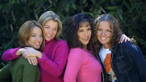 Adamari López, Ludwika Paleta, Angélica Vale y Michelle Vieth, protagonistas de 'Amigas y Rivales', telenovela mexicana estrenada en el 2001.