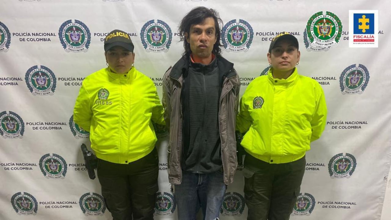 Fueron dos los delitos que imputó la Fiscalía en contra de Juan Pablo González Gómez, el hombre señalado del abuso sexual en contra de una menor de edad en la estación de Transmilenio