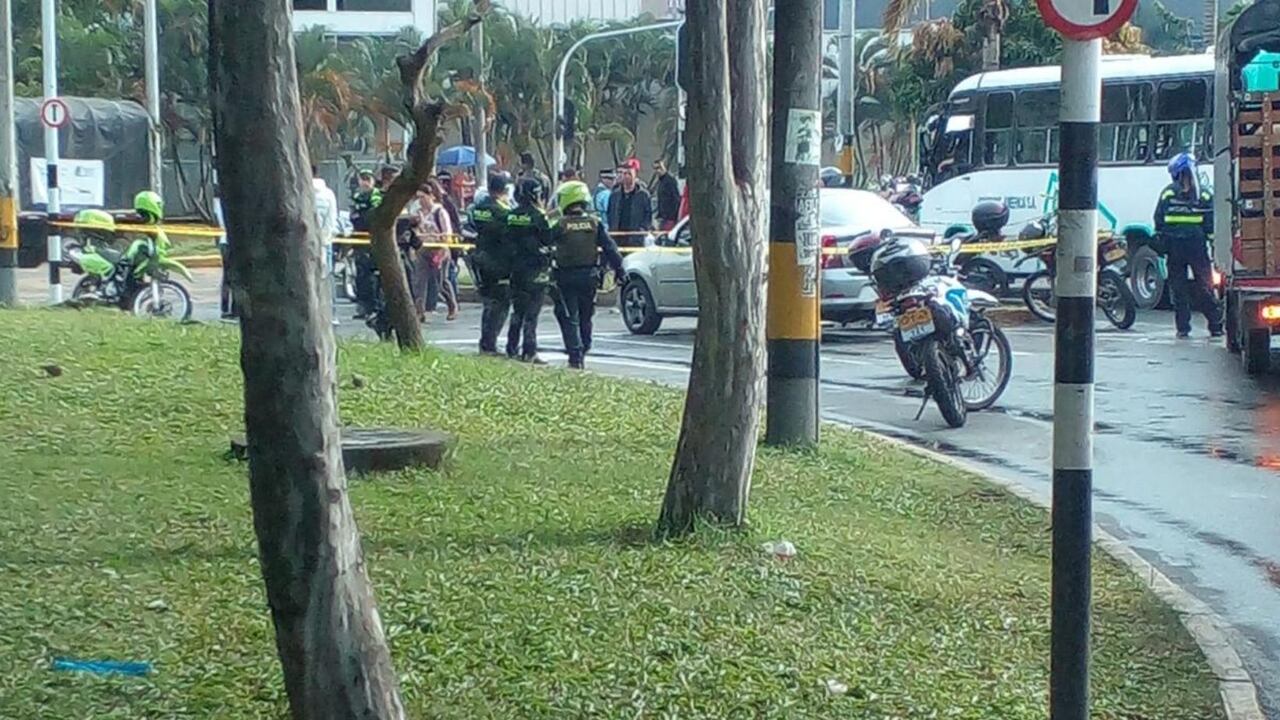 Ladrón quiso atracar a ocupantes de carro y resultaron ser policías: fue asesinado