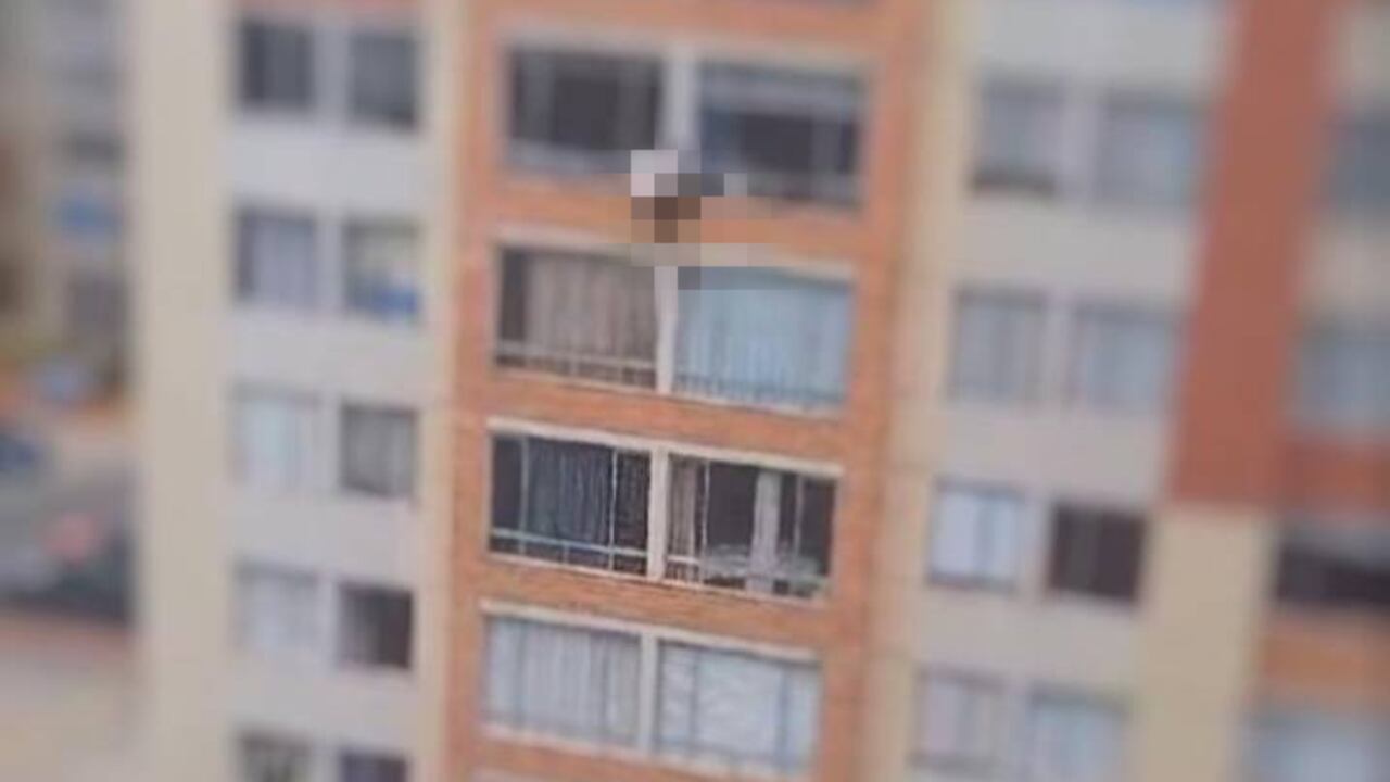 Identifican a mujer que se lanzó durante temblor en Bogotá.