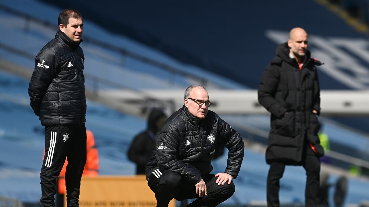 Marcelo Bielsa y, en el fondo, Guardiola.