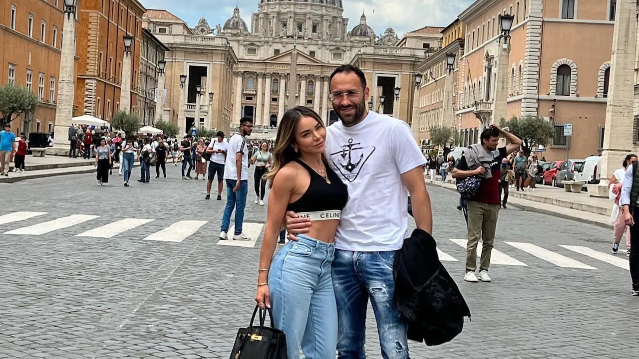 Esposa de David Ospina luce sexy cuerpazo en pequeño bikini