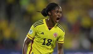 Linda Caicedo con 17 años le entrega el paso a la gran final a la Selección Colombia Femenina