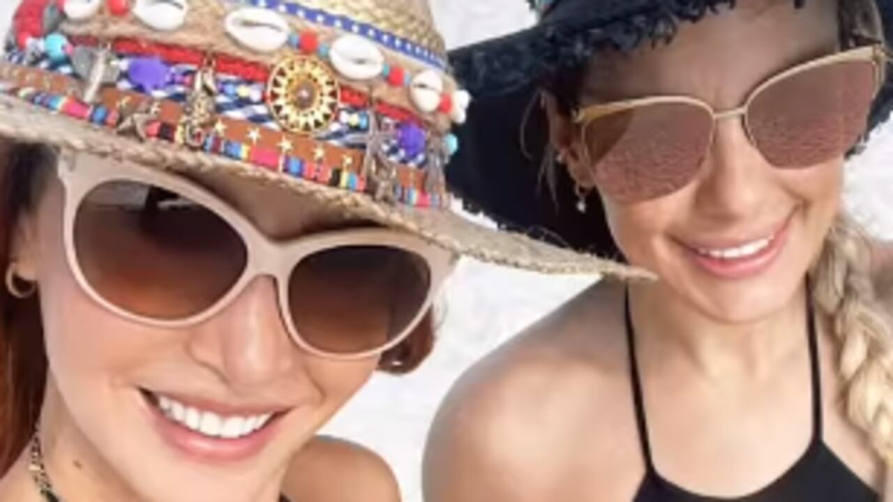 Carmen Villalobos y Caro Betancourt