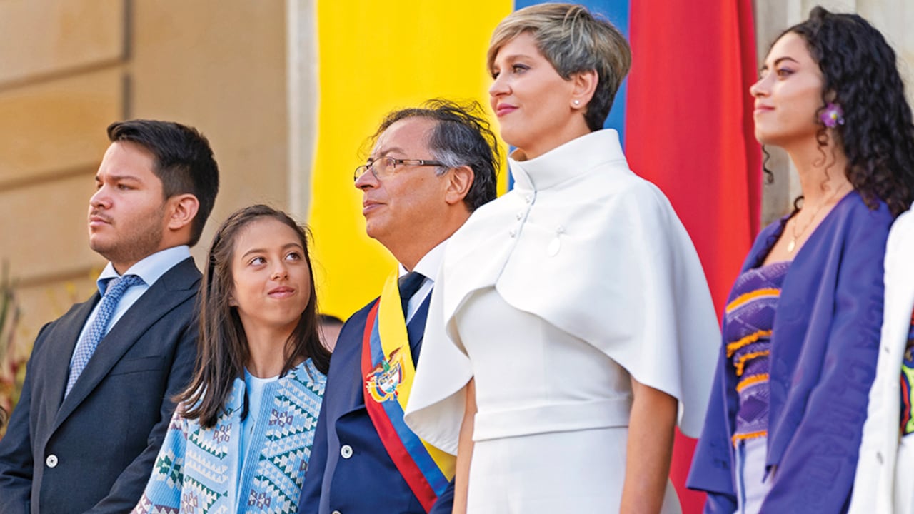 Nicolás Alcocer Petro, Antonella y Sofía, los hijos de la pareja presidencial, fueron protagonistas del evento de posesión.