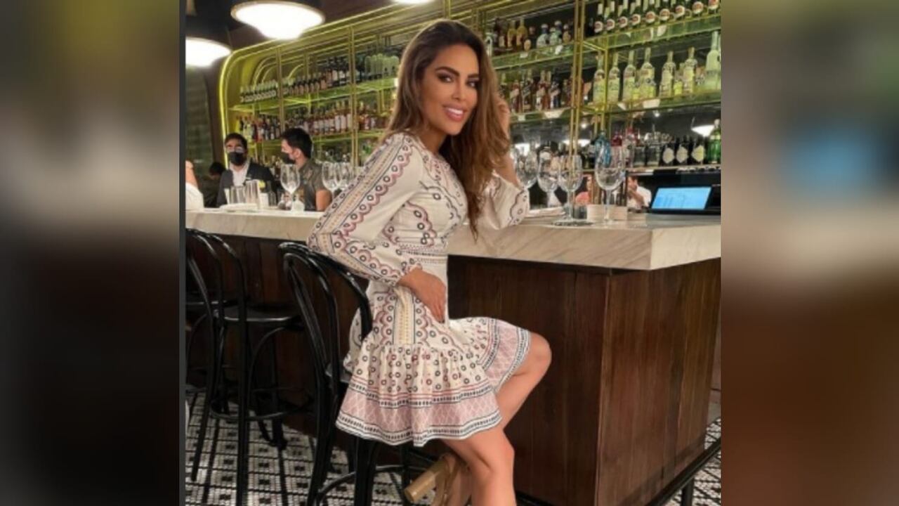 Sara Corrales le da la bienvenida a su novio mexicano a Colombia, con papayera a bordo.