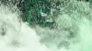 MEDELLIN, COLOMBIA - JUNE 18: Fans of Nacional cheer for their team during the Final second leg match between Atletico Nacional and Deportivo Cali as part of Liga Aguila I 2017 at Atanasio Girardot Stadium on June 18, 2017 in Medellin, Colombia. (Photo by Gabriel Aponte/LatinContent via Getty Images)