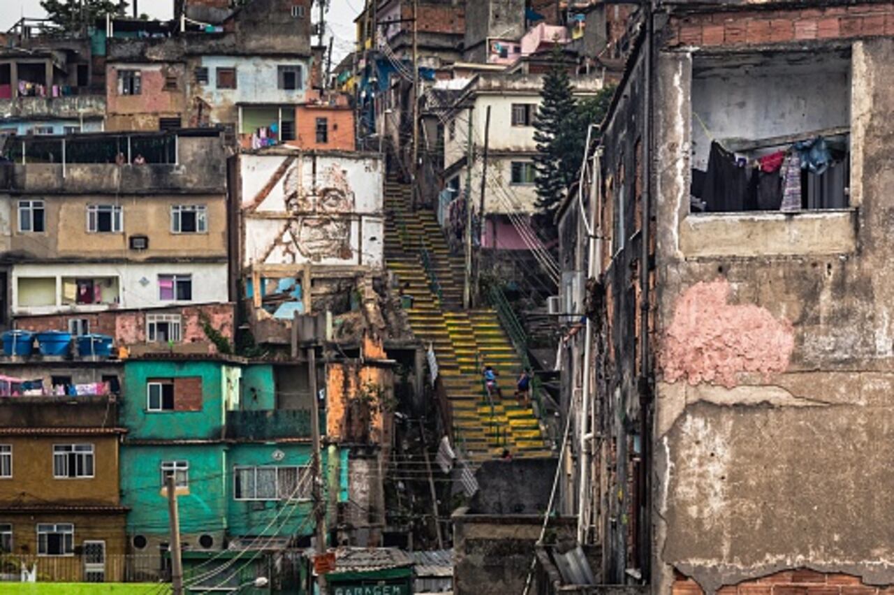 Un operativo policial dejó este jueves al menos 11 muertos en una favela cerca de Río de Janeiro, entre ellos el líder de una banda criminal que actúa en el norte de Brasil, informaron medios locales.