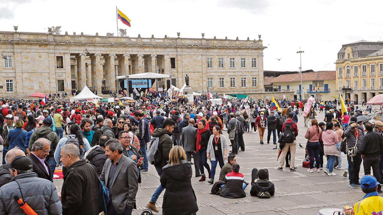 Dentro de las filas de las centrales sindicales hay quienes creen que no deben respaldar al Gobierno sin conocer a fondo las reformas.
