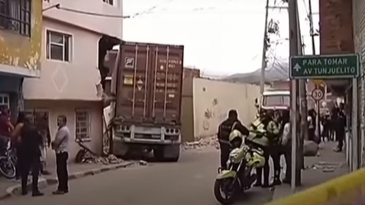 Camión chocó contra casa en Bogotá