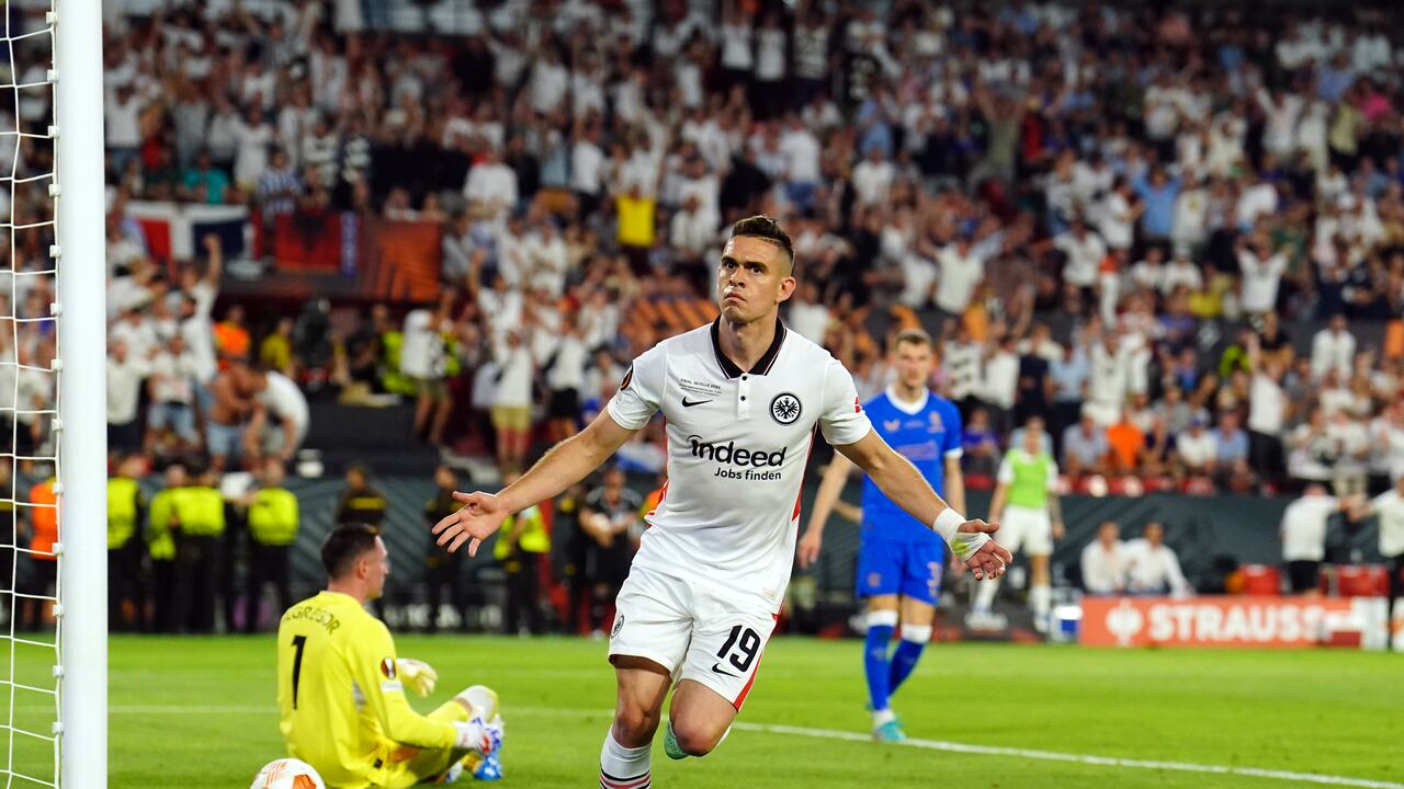 Rafael Santos Borre del Eintracht Frankfurt