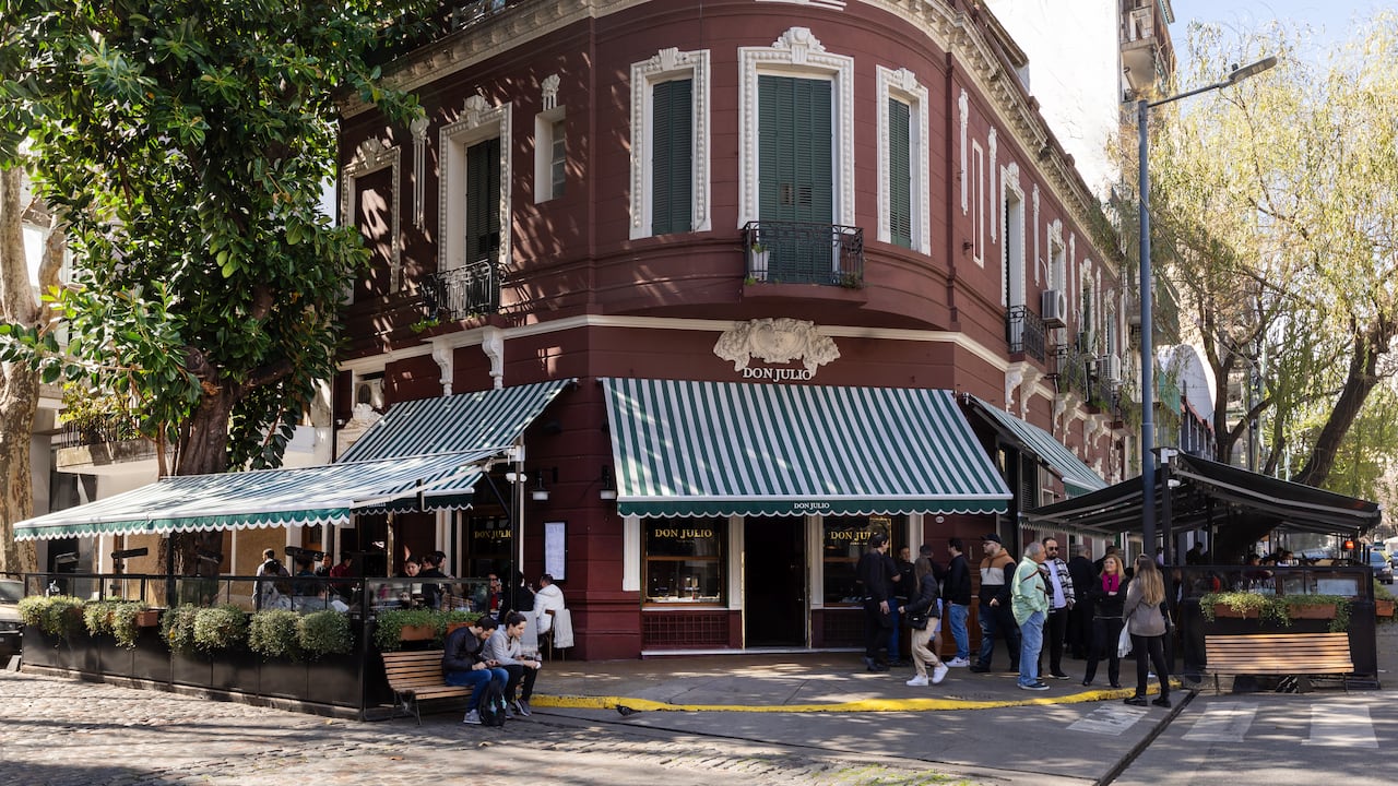 Don Julio Parrilla, el lugar que la espera se pasa con un vino hasta que llegue a la mesa para encontrar los cortes más exclusivos de América del Sur
