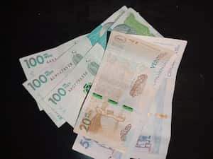 dinero salario plata billetes